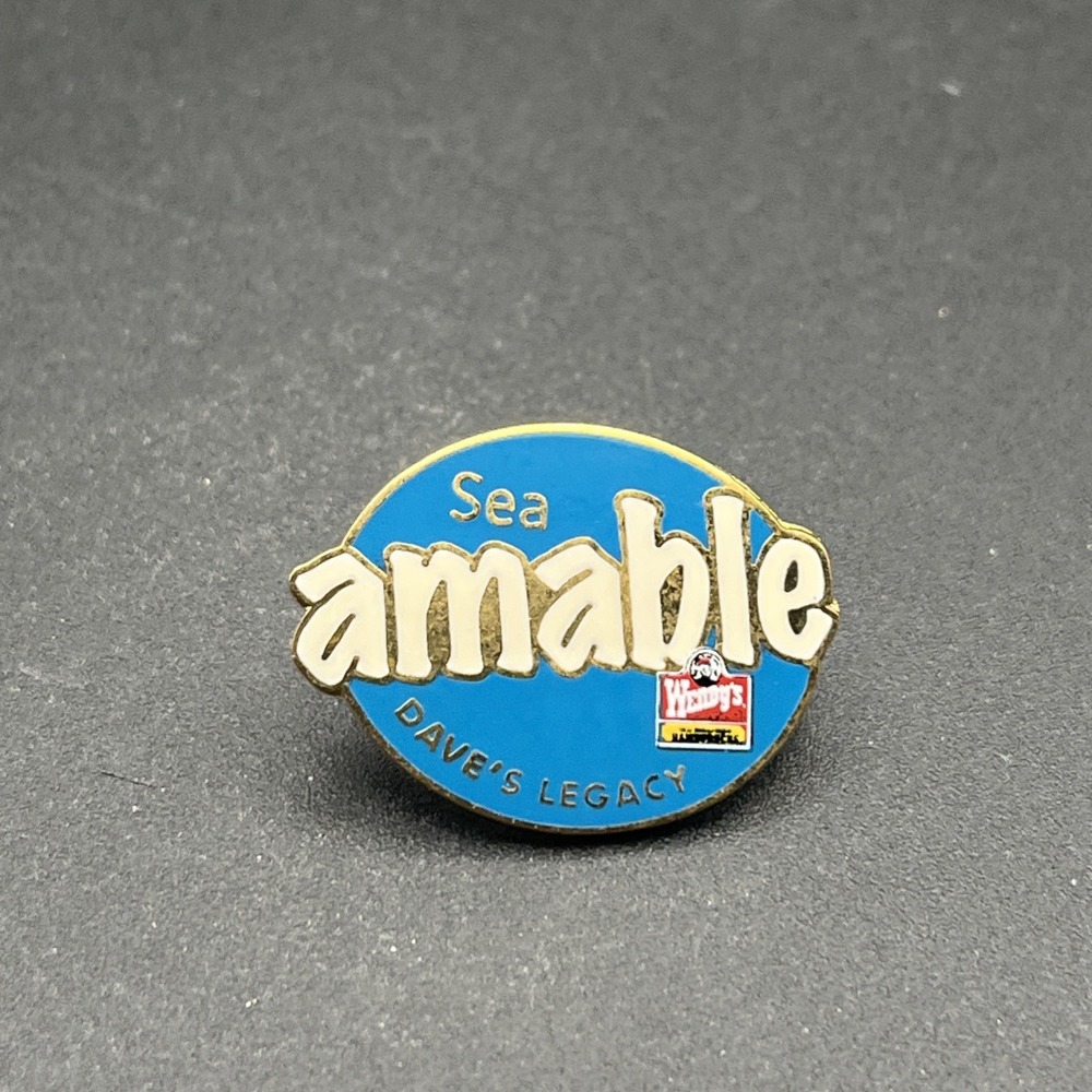 Wendy's Dave's Legacy Just Be Nice "Sea Amable" Spanish Employee Lapel Hat Pin